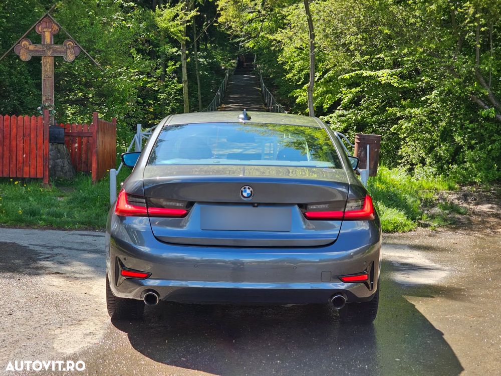 BMW Seria 3 330i Aut. Sport Line - 6