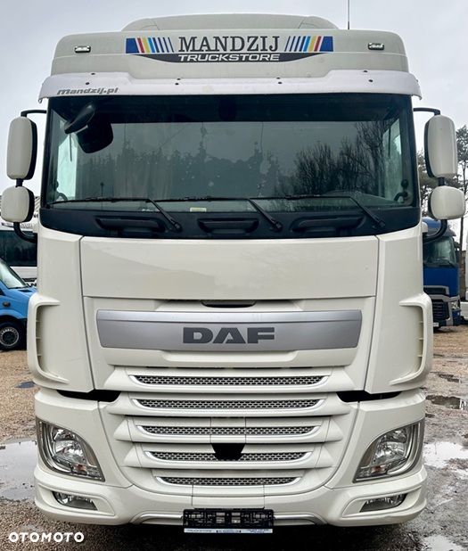 DAF XF460 SPACE CAB AUTOMAT FULLSPOJLERY KLIMA WEBASTO 2xALUTANK LODÓWKA 768000km FULLSERWIS DAF EURO 6 2017r ŁADNY - 1