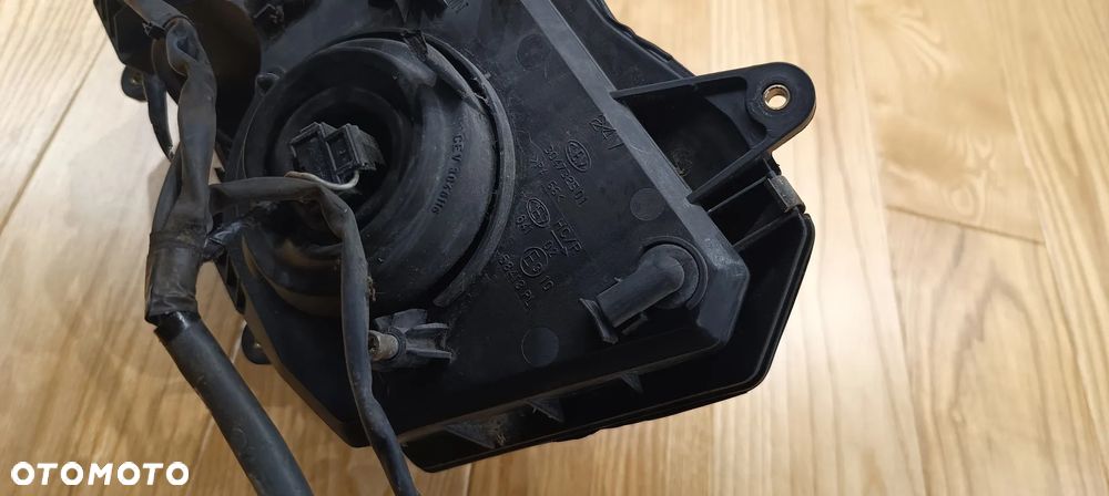 APRILIA ETV CAPONORD 1000 REFLEKTOR LAMPA  2004 - 11