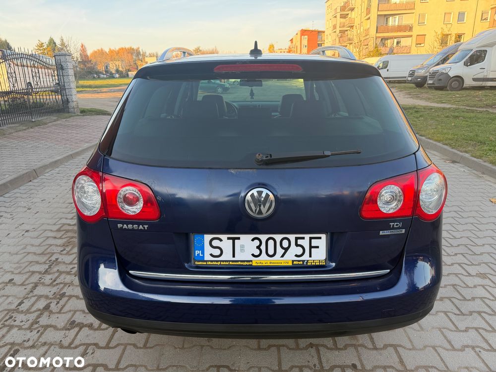 Volkswagen Passat 1.6 TDI DPF BlueMot Highline - 4