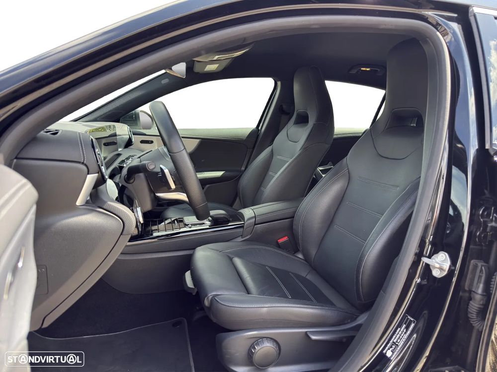 Mercedes-Benz A 250 e 8G-DCT AMG Line - 12