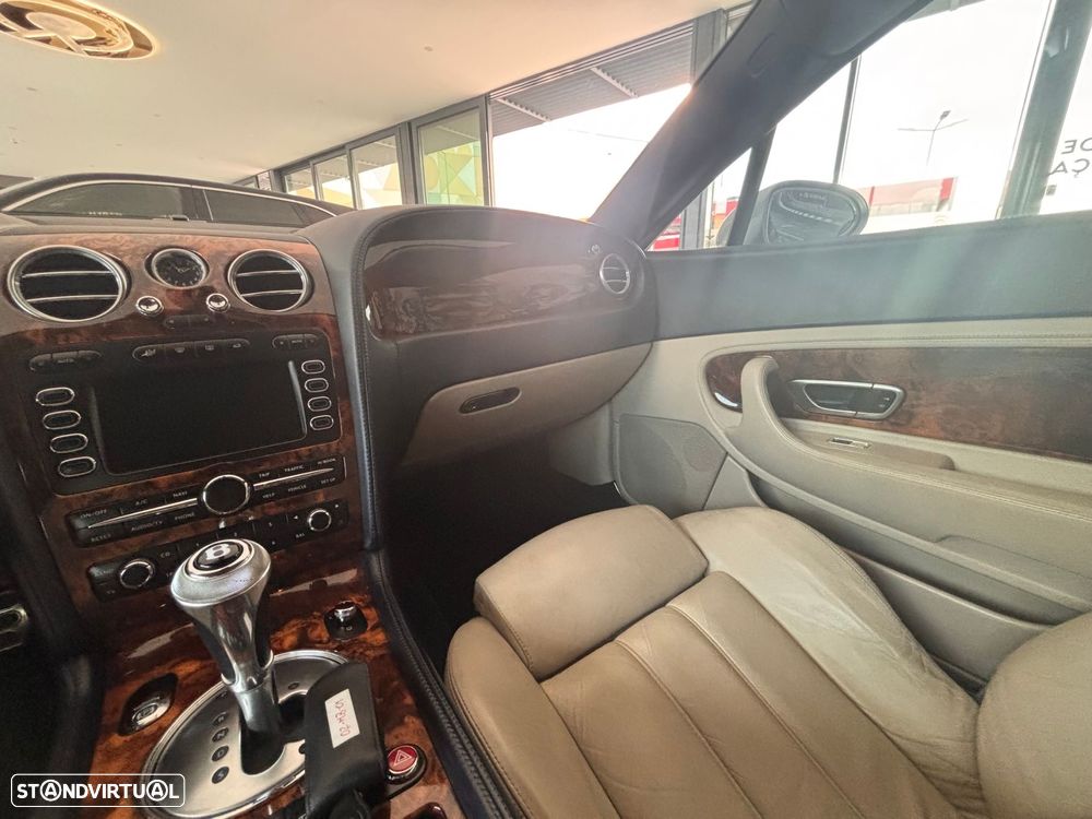 Bentley Continental GT - 13