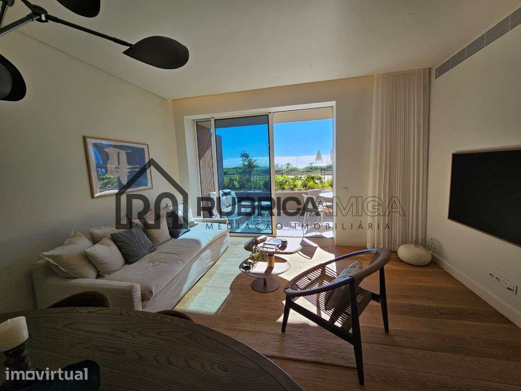 Magnifico T2 Frente Mar em Condomínio de Luxo com 2 piscinas - Grande imagem: 4/34