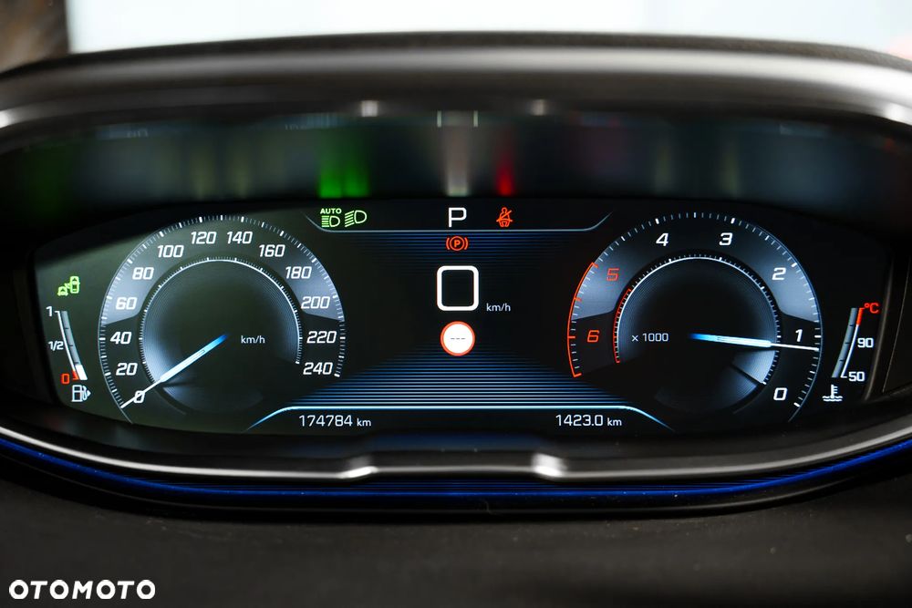 Peugeot 3008 1.5 BlueHDi Allure S&S EAT8 - 22