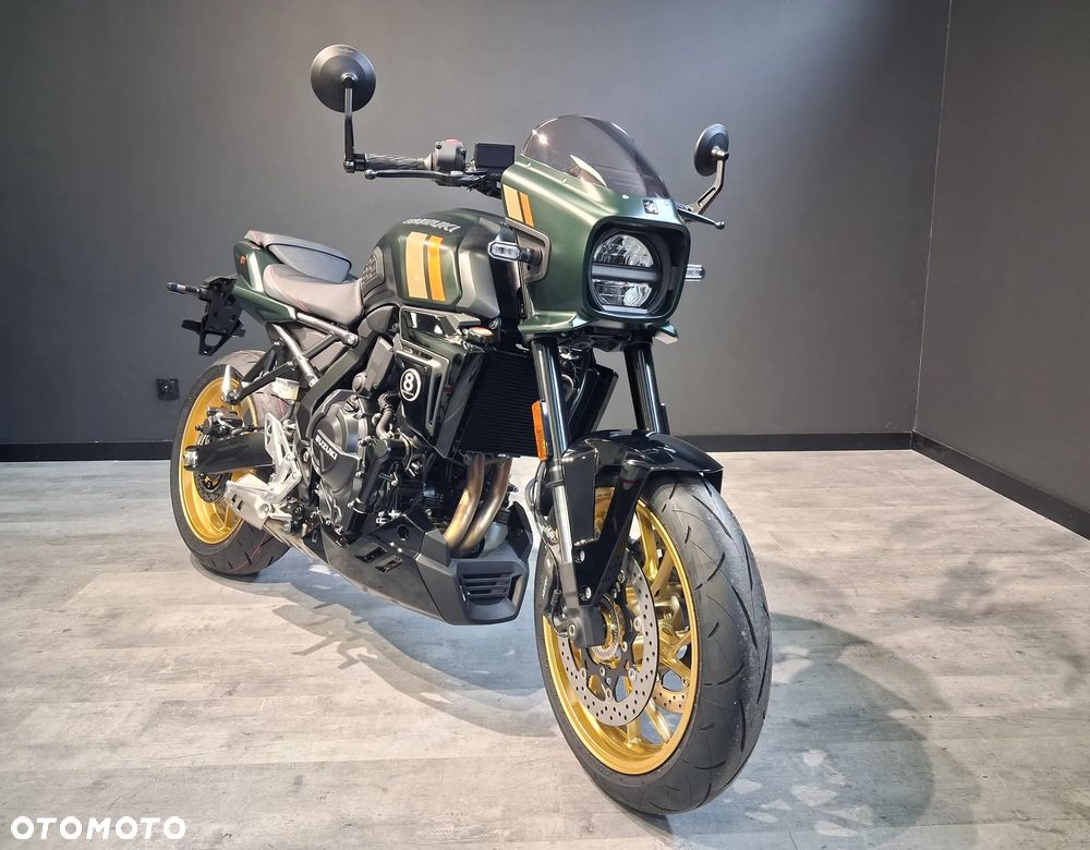 Suzuki GSX - 3