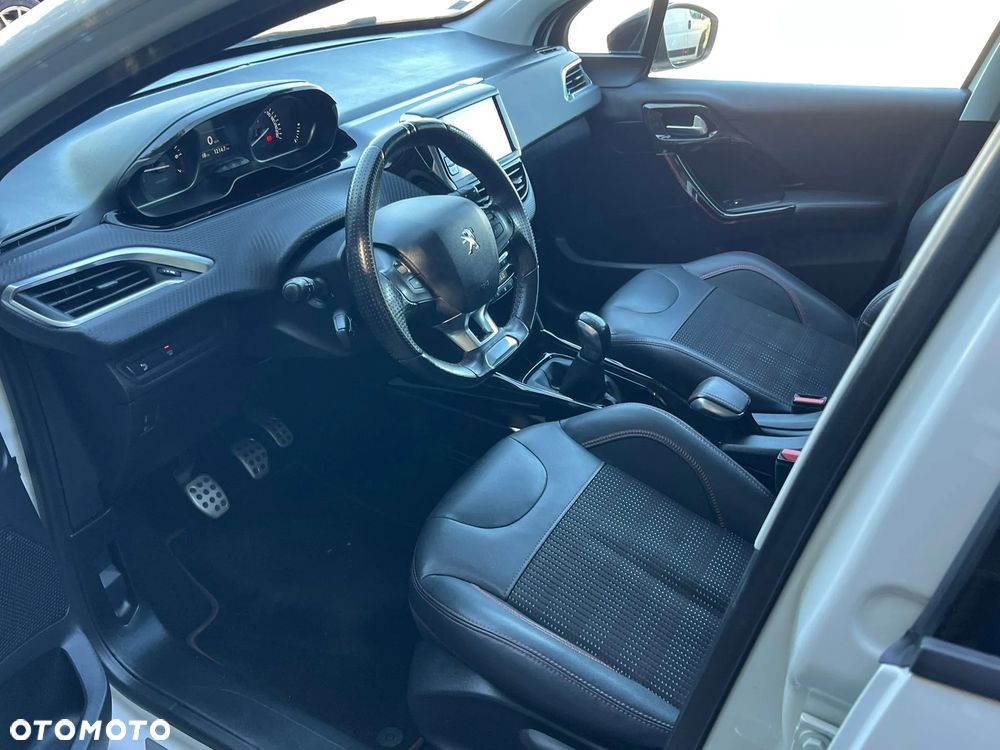 Peugeot 2008 PureTech 110 Stop&Start GT-Line Edition - 30