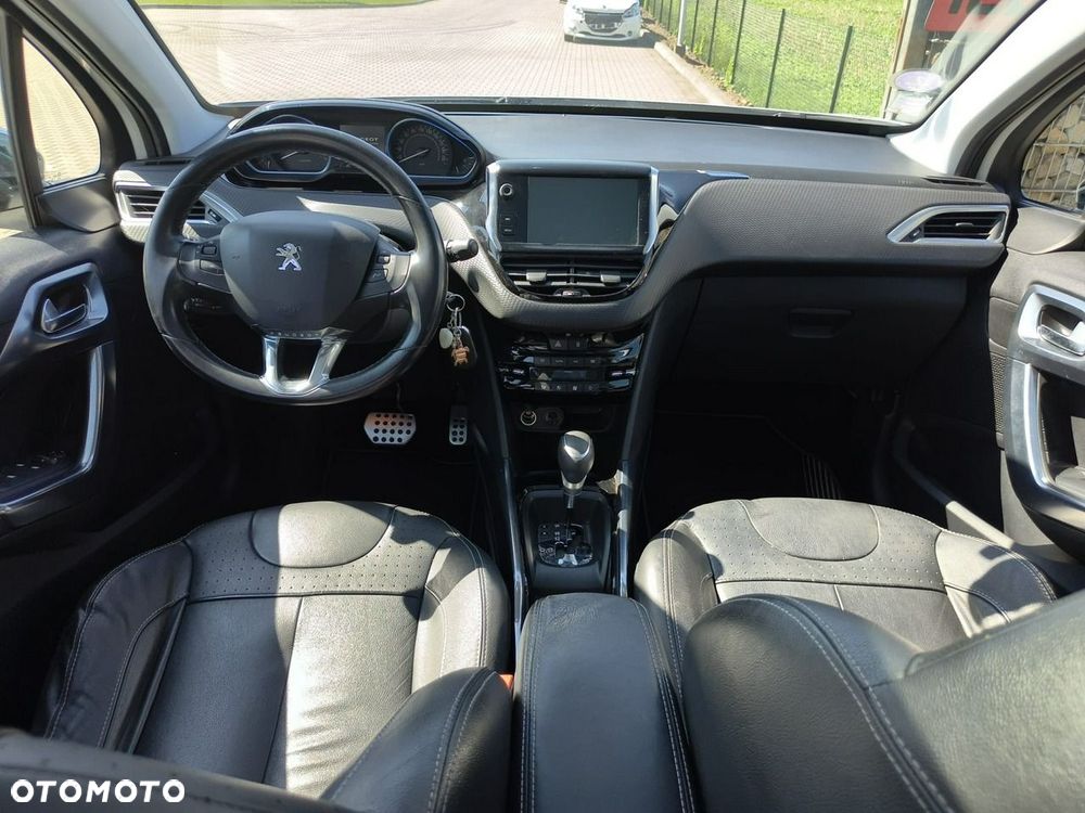 Peugeot 2008 - 11
