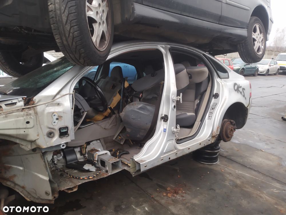 VOLVO S40 II 03-07 2.0 D 4204 T  STEROWNIK SILNIKA - 27