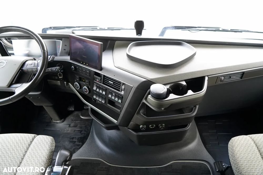 Volvo FH 500 / XXL / I-SAVE / LOWDECK / MEGA / I-PARK COOL / TV / JANTE DIN ALIAJ / CONTRACT DE REPARAȚIE POST-SERVICE - 31