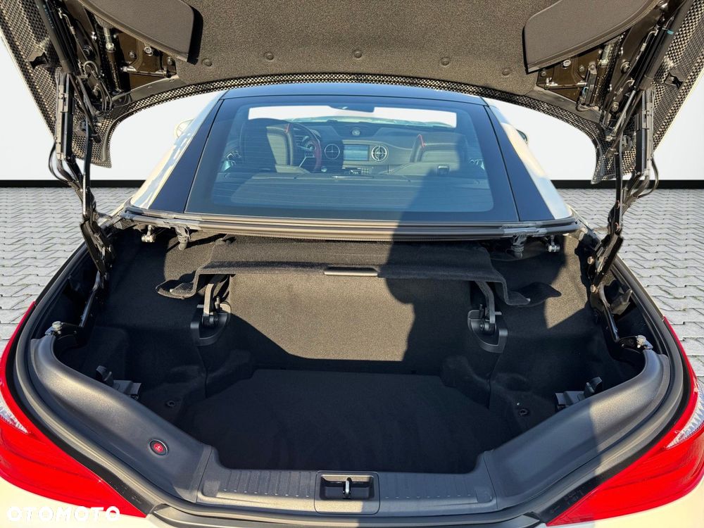 Mercedes-Benz SL - 16