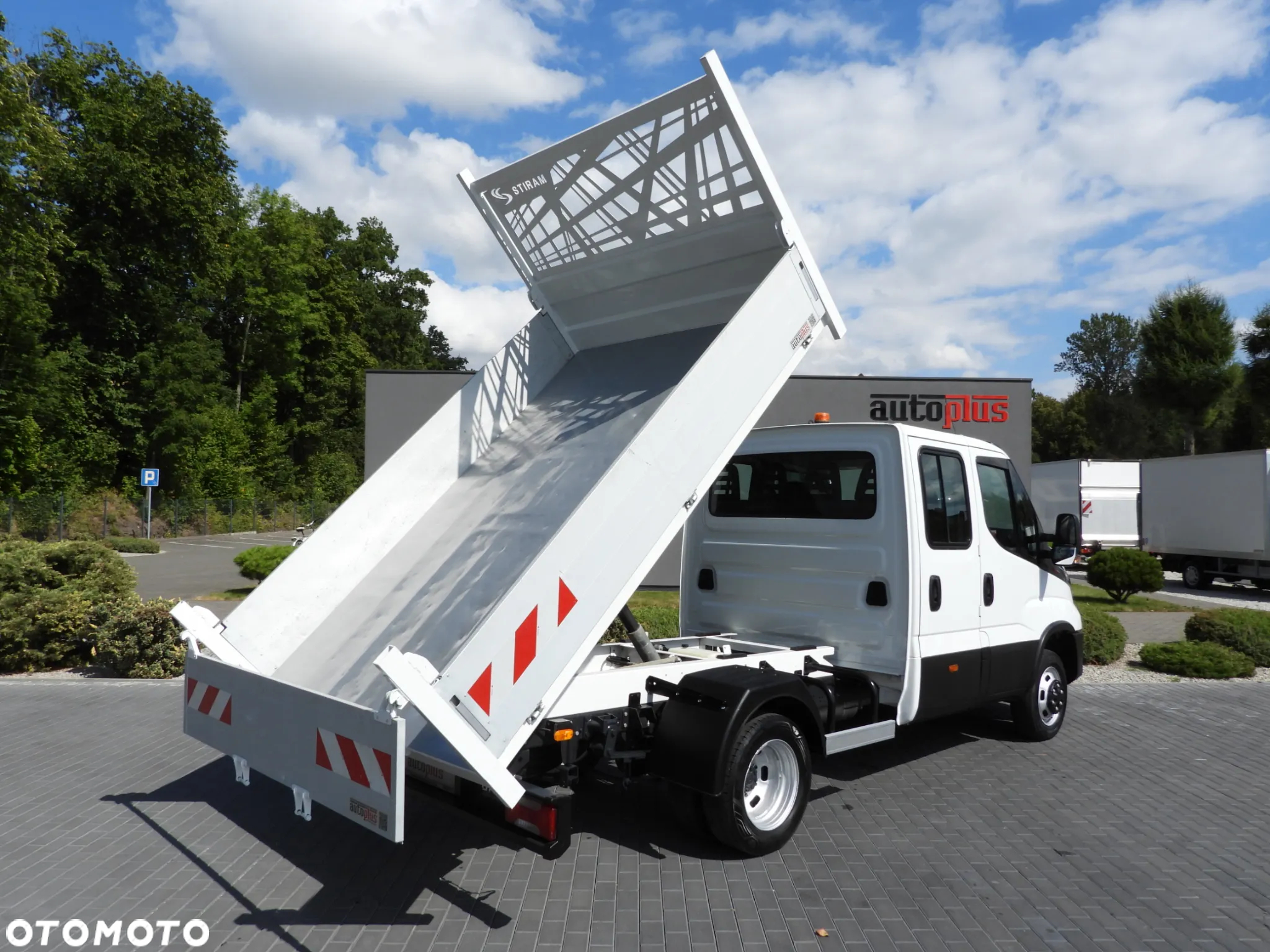 Iveco DAILY 35C16 WYWROTKA PODWÓJNA KABINA DOKA 6 MIEJSC TEMPOMAT NAWIGACJA BLIŹNIACZE KOŁA KLIMATYZACJA 160KM [ 344567 ] - 4