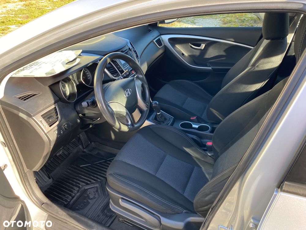 Hyundai i30 1.6 Comfort - 26