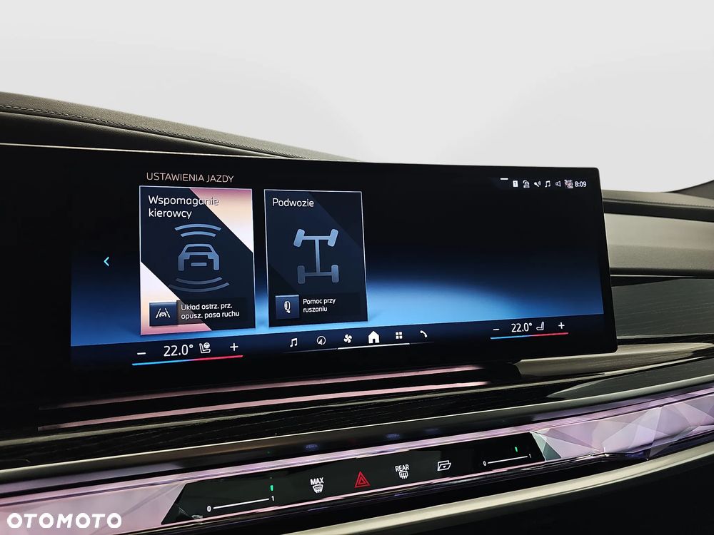 BMW Seria 7 740d xDrive mHEV sport - 39
