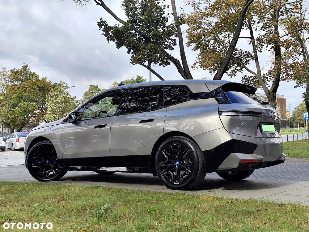 BMW iX xDrive40 76.6kWh Signature - 3