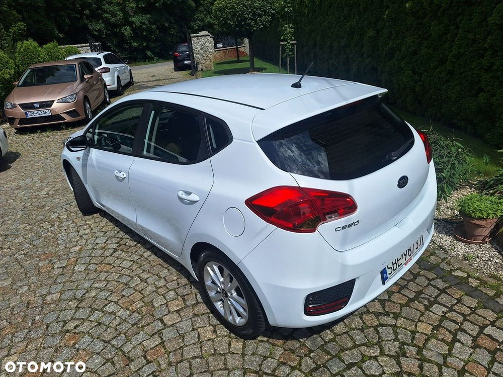 Kia Ceed - 29