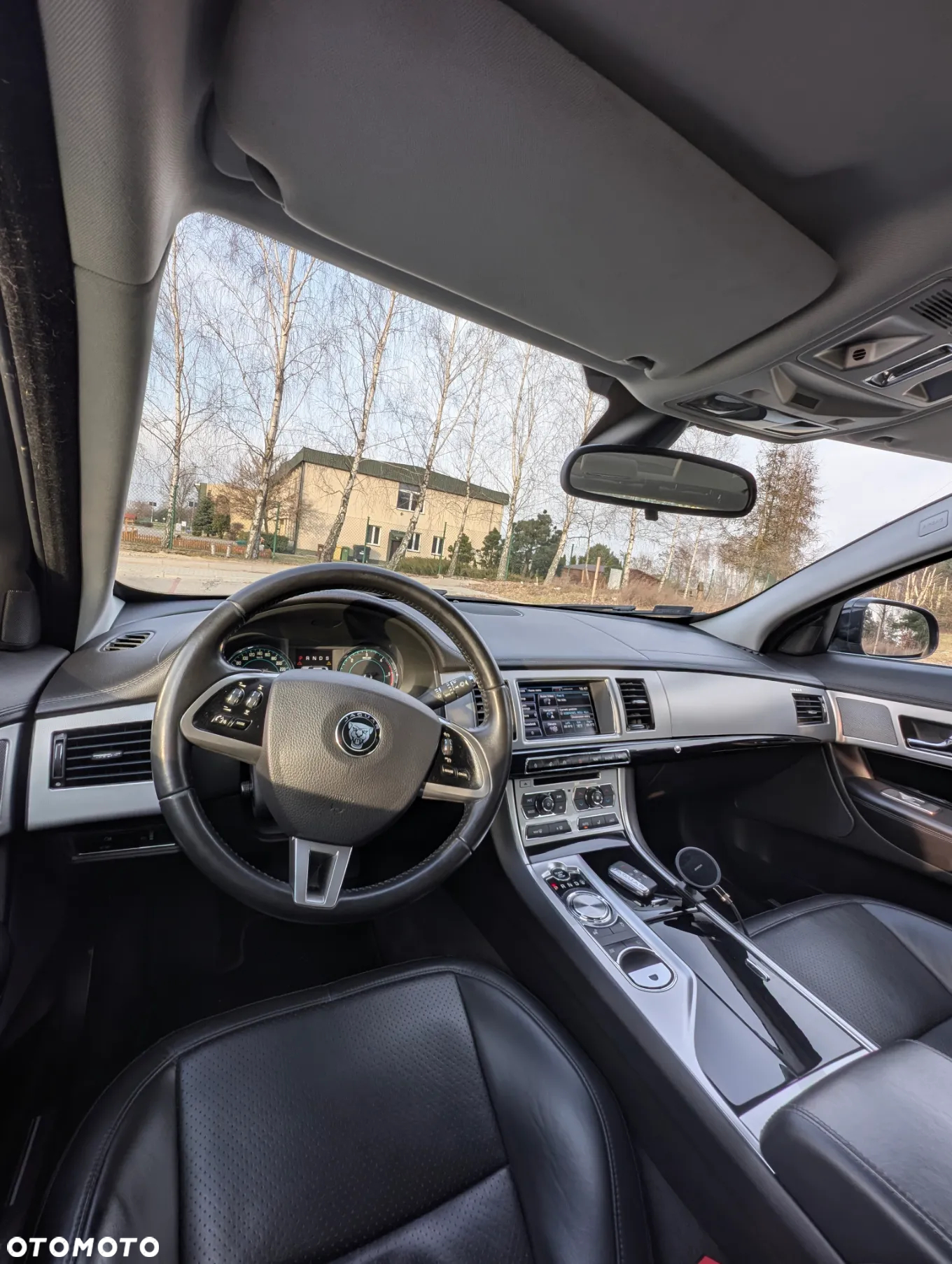 Jaguar XF - 19