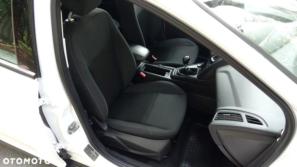 Ford Focus Turnier 1.5 TDCi ECOnetic 88g Start-Stopp-Sy Titanium - 12