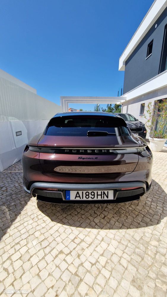 Porsche Taycan Cross Turismo 4 - 11