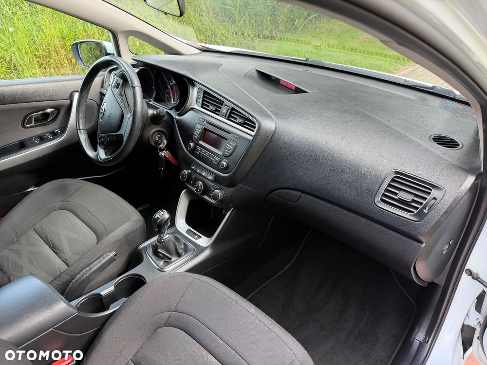 Kia Ceed 1.4 CVVT Dream Team Edition - 12