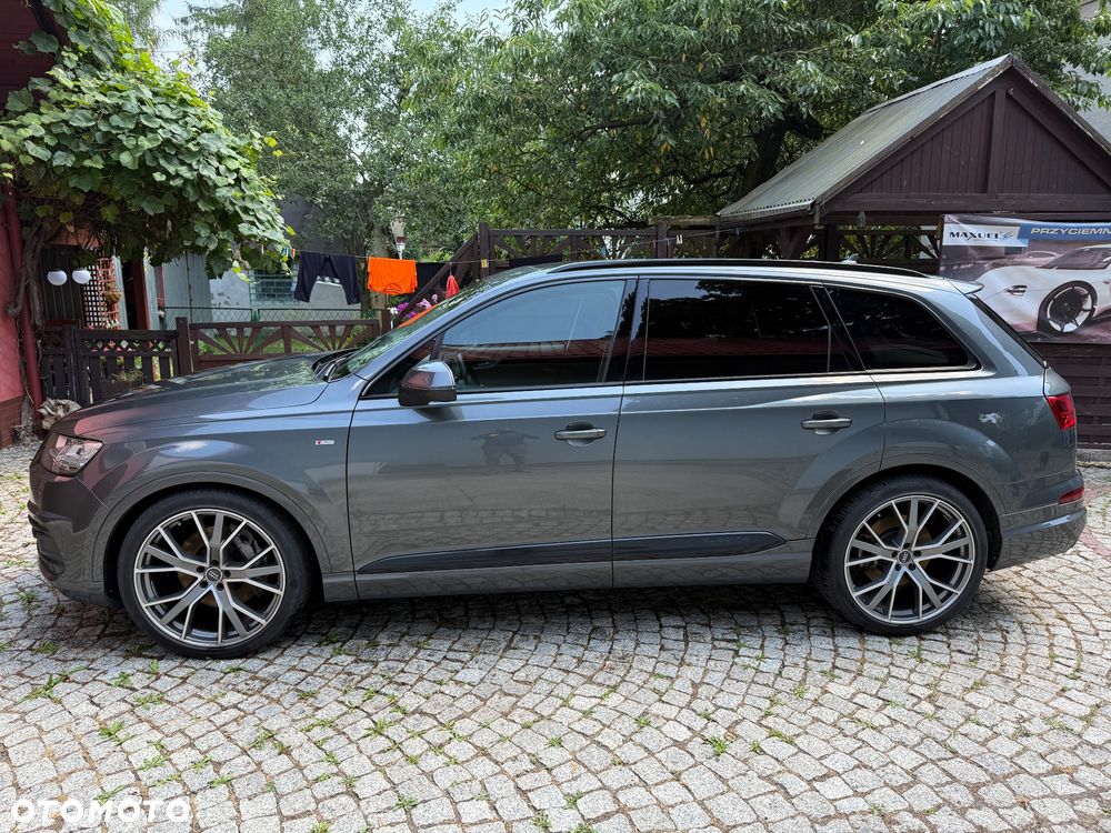 Audi Q7 - 1
