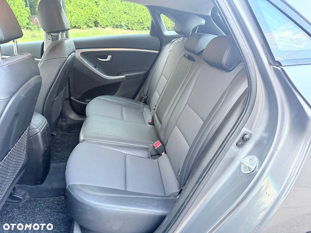 Hyundai i30 - 24