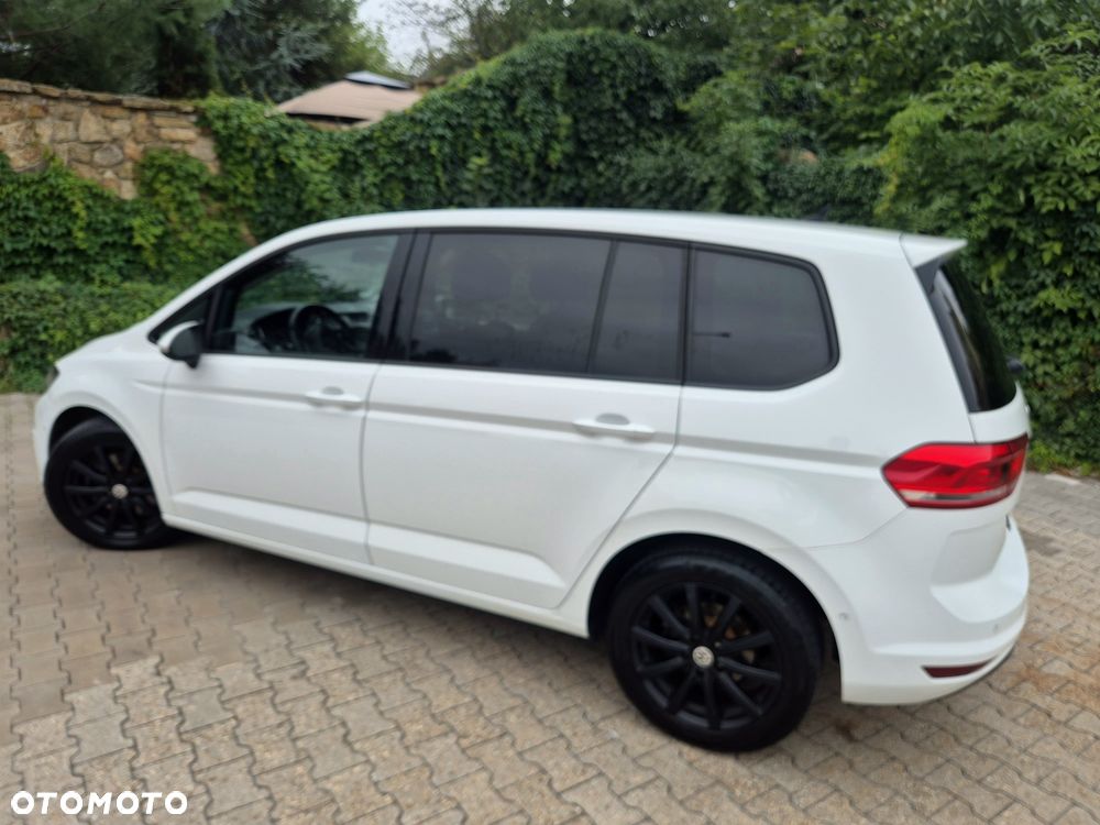 Volkswagen Touran - 4