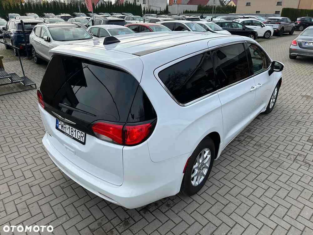 Chrysler Pacifica - 35