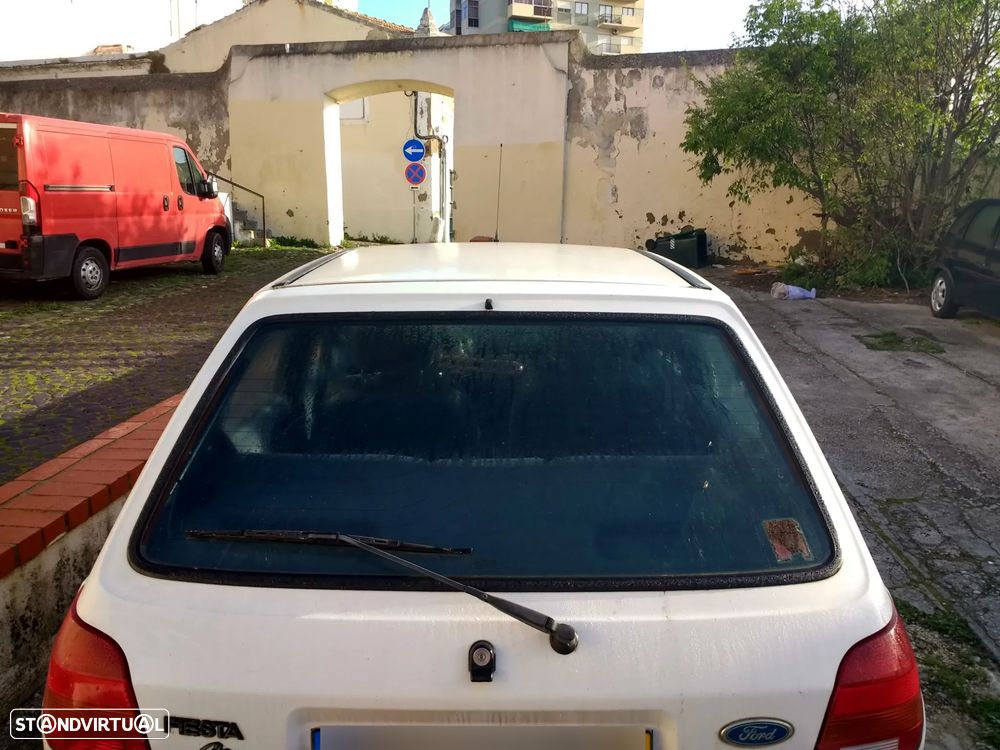Ford Fiesta 1.3i Si - 4