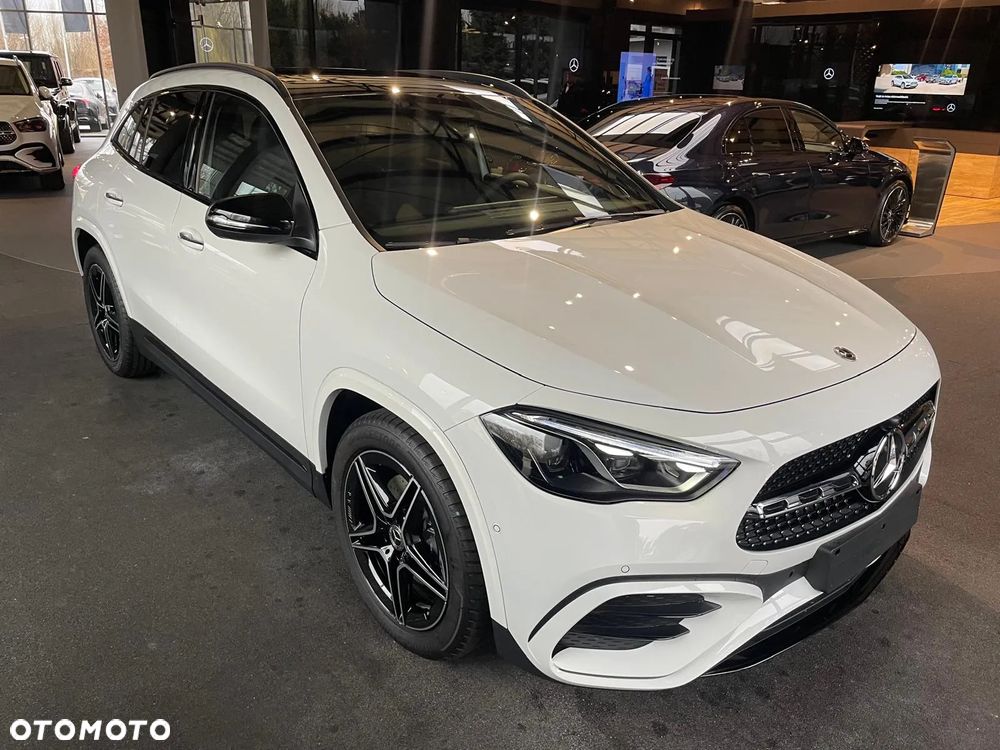 Mercedes-Benz GLA 200 d - 2