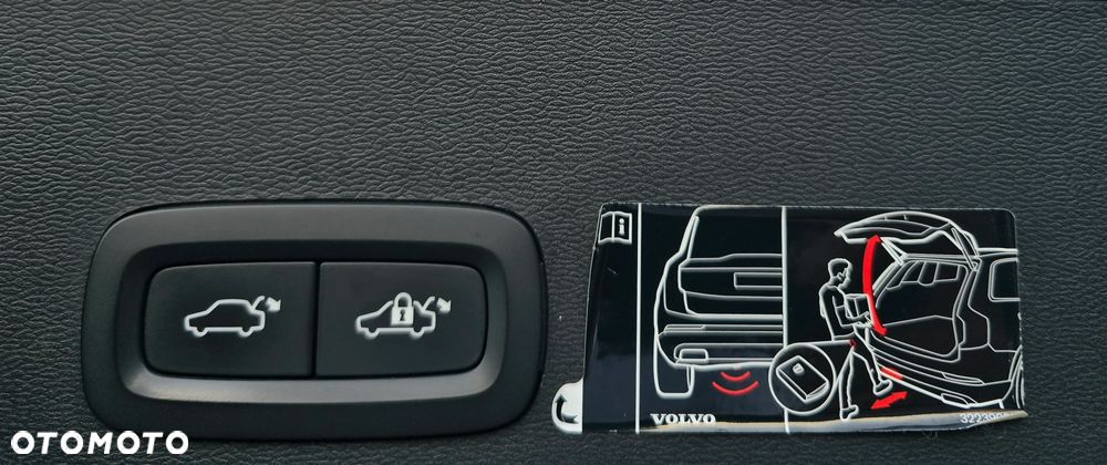 Volvo XC 40 T4 AWD Geartronic R-Design - 16