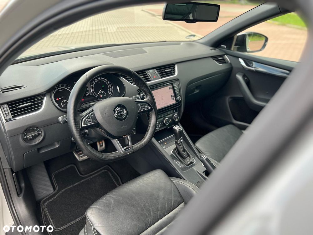 Skoda Octavia 2.0 TDI DSG RS - 9