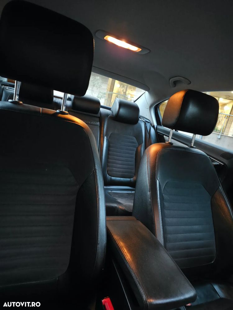 Volkswagen Passat - 11