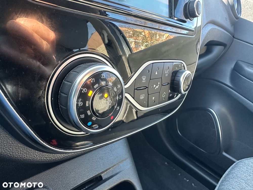 Renault Captur 1.2 Energy TCe Night&Day EDC - 29