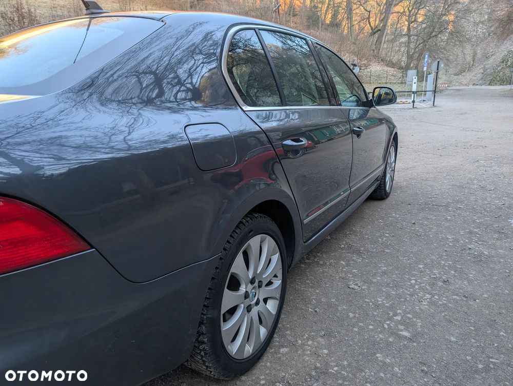 Skoda Superb 2.0 TDI Elegance DSG - 29