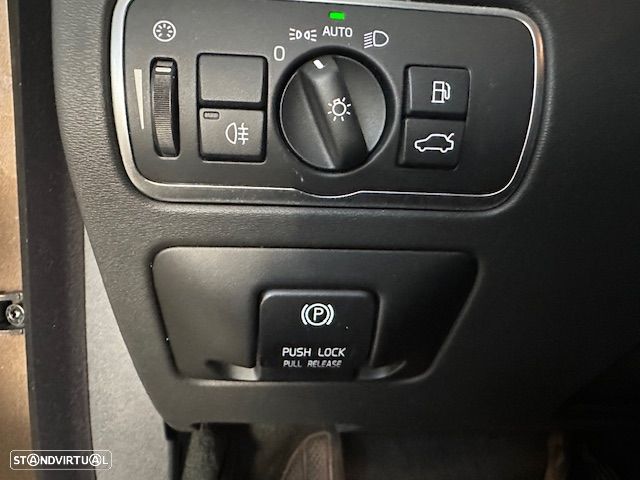 Volvo XC 70 2.0 D4 Summum Geartronic - 18