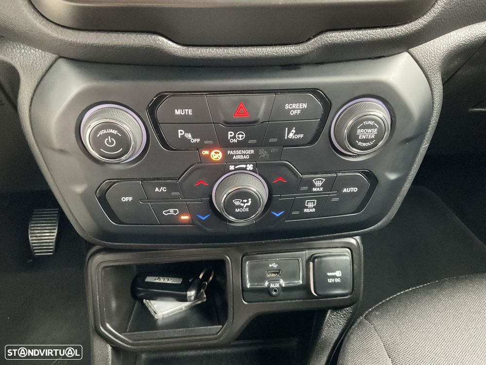 Jeep Renegade 1.0 T Night Eagle - 32