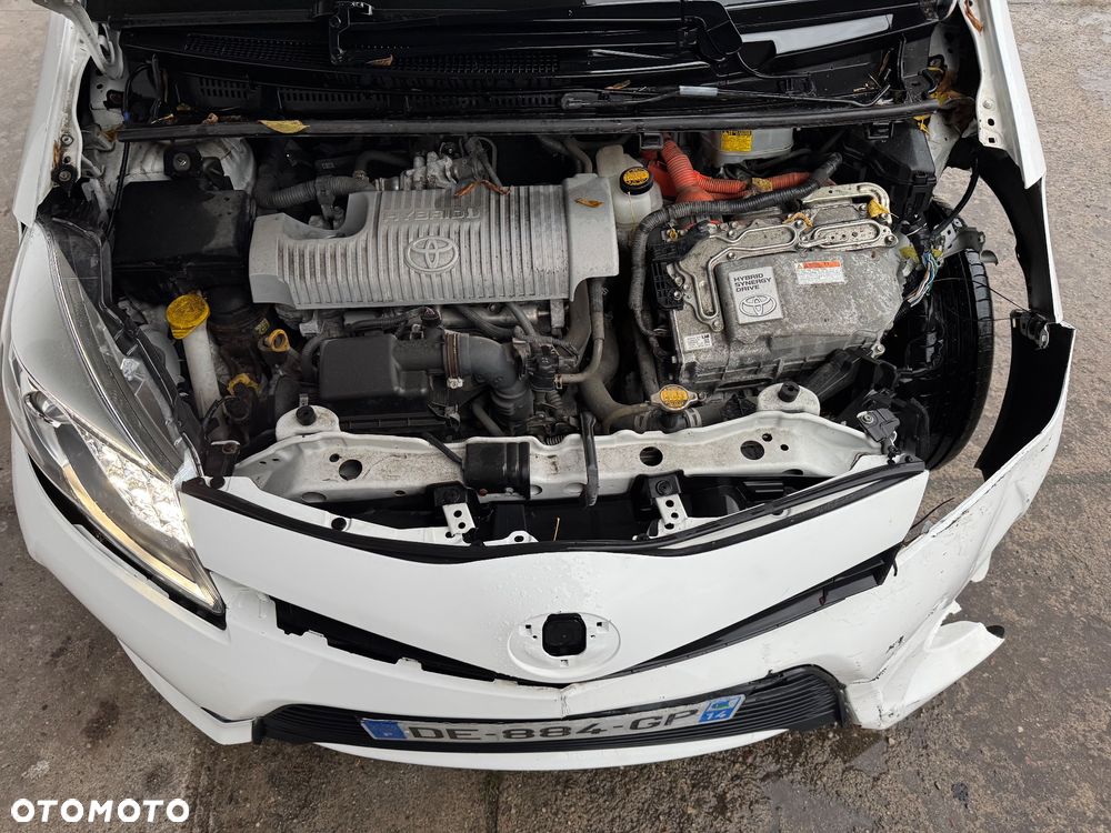 Toyota Yaris Hybrid 100 Premium - 33