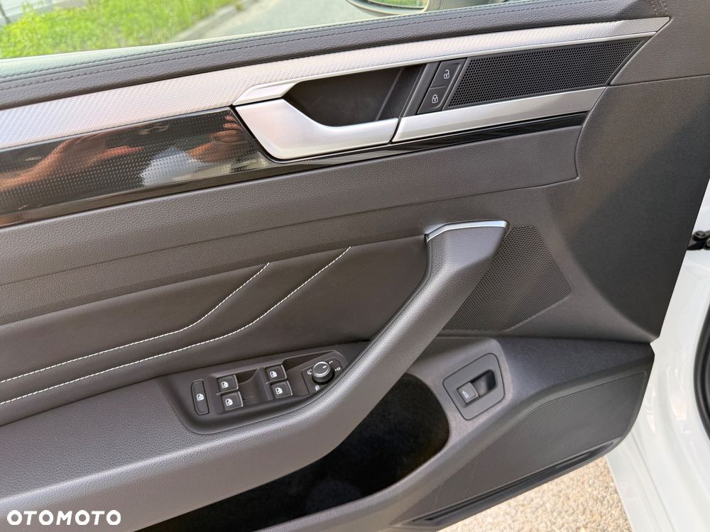 Volkswagen Arteon 2.0 TDI SCR R-Line - 32