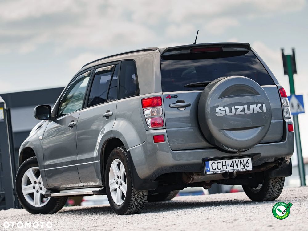 Suzuki Grand Vitara 2.0 Comfort + Family - 4