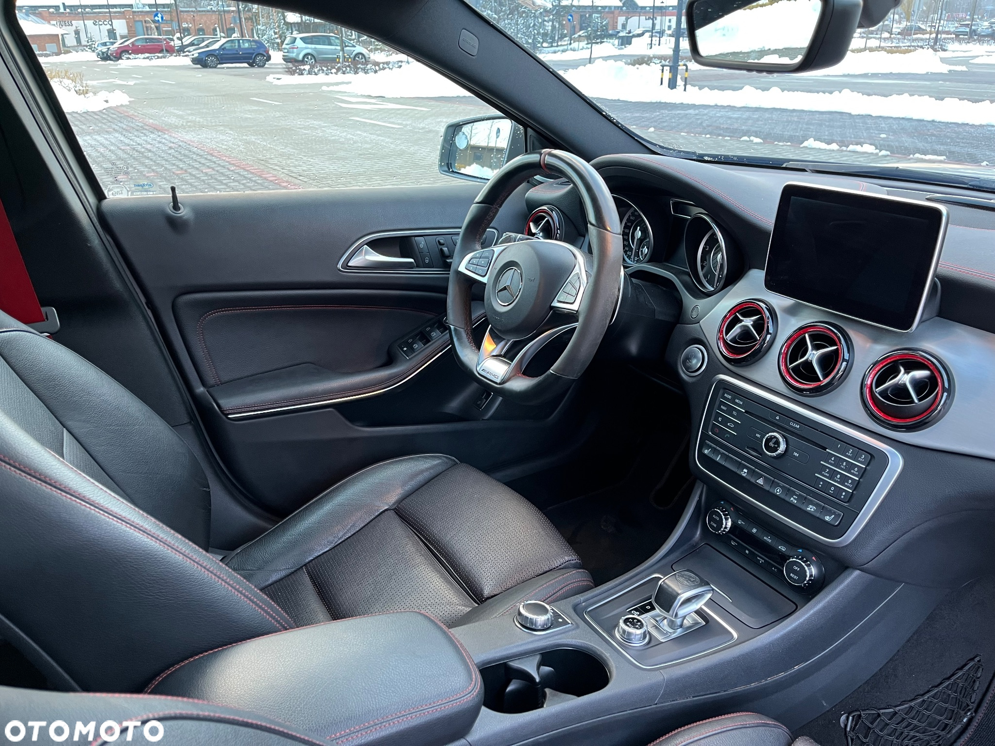 Mercedes-Benz GLA 45 AMG 4-Matic - 10