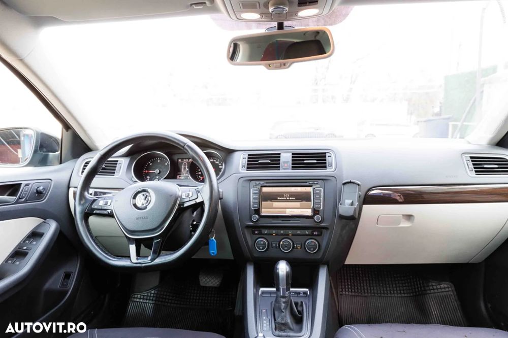 Volkswagen Jetta 2.0 TDI DSG BlueMotion Technologie - 7