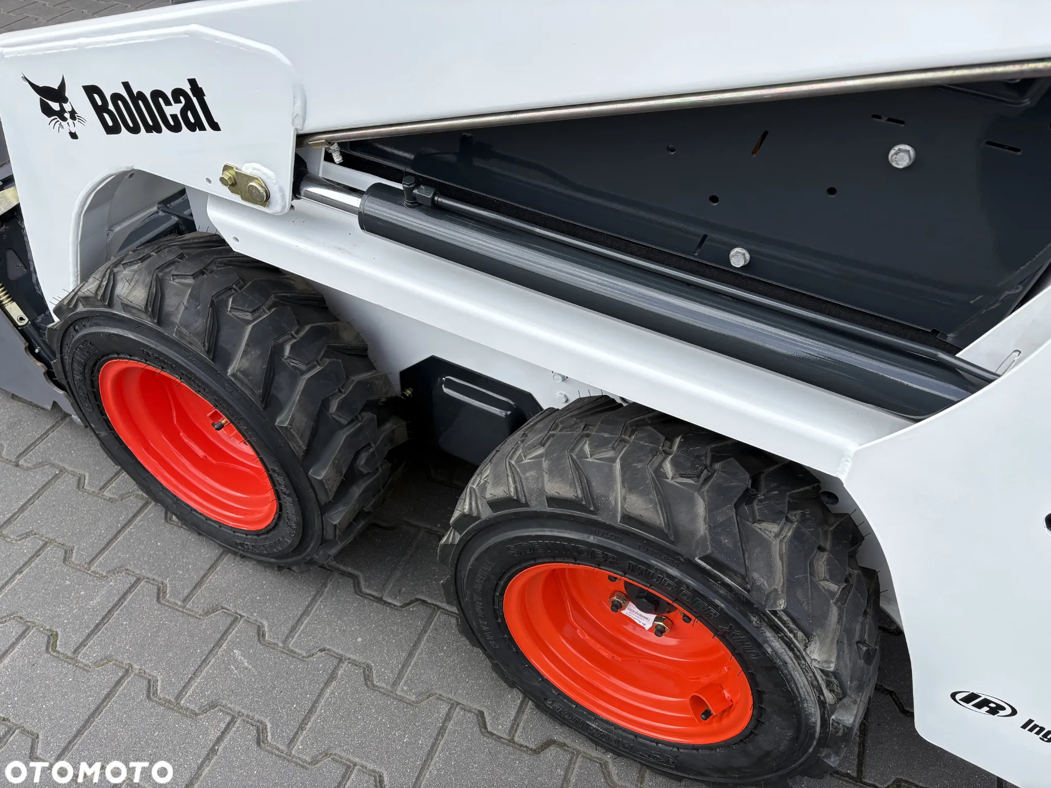 Bobcat S70 - 19