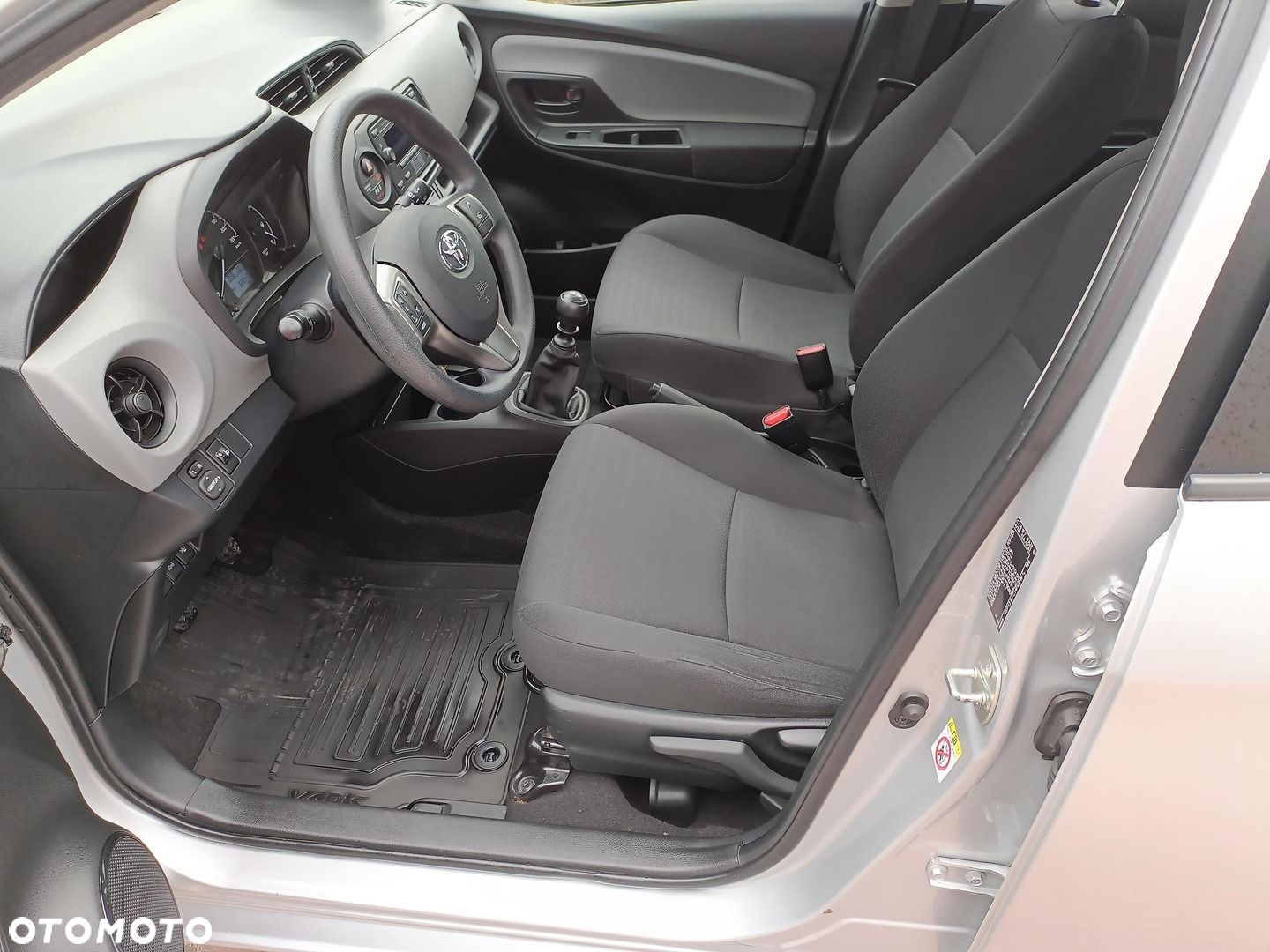 Toyota Yaris - 11
