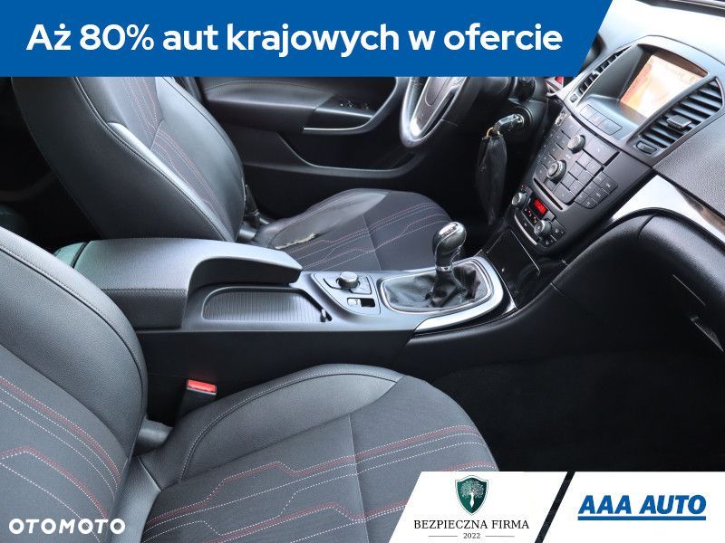Opel Insignia - 11
