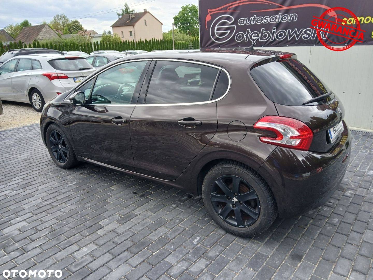 Peugeot 208 - 12