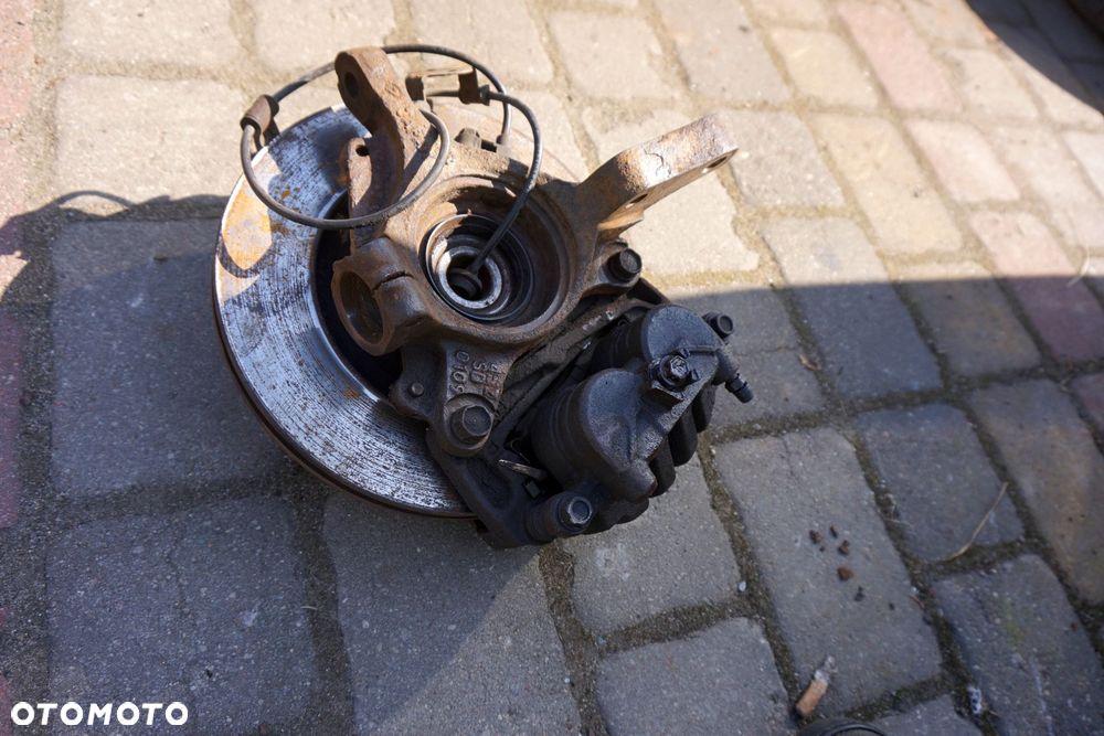 ZWROTNICA PIASTA PRAWY PRZÓD FORESTER II SG 2.0 16V 28313AE020 28052AA000 SUBARU 2002-2006 - 2