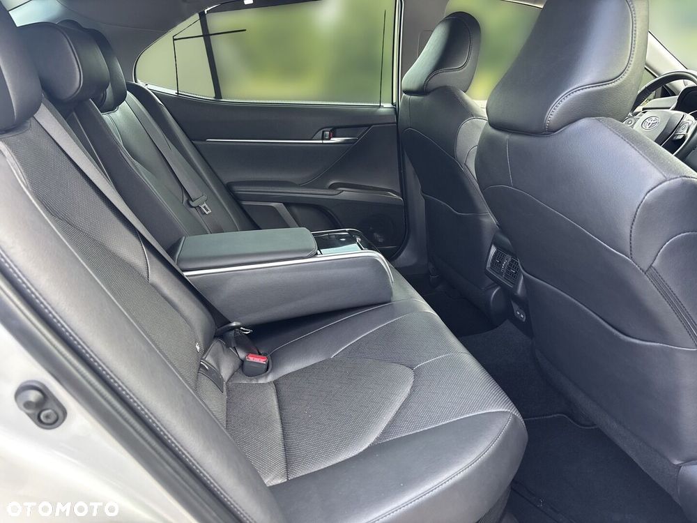 Toyota Camry 2.5 Hybrid Executive CVT - 16
