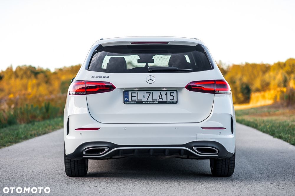 Mercedes-Benz Klasa B 200 d AMG Line 8G-DCT - 3