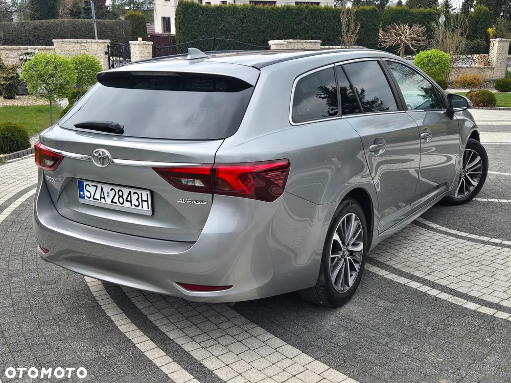 Toyota Avensis 2.0 D-4D Premium - 2
