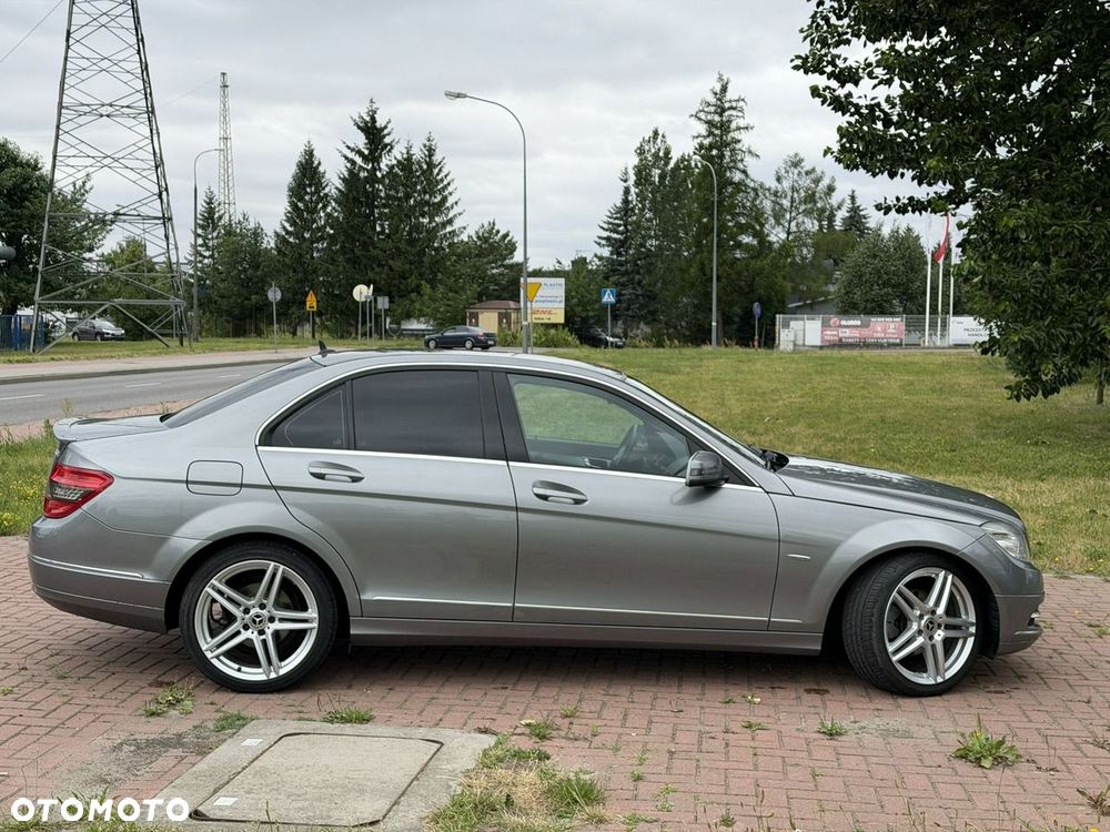 Mercedes-Benz Klasa C 180 BlueEFFICIENCY 7G-TRONIC Elegance - 9